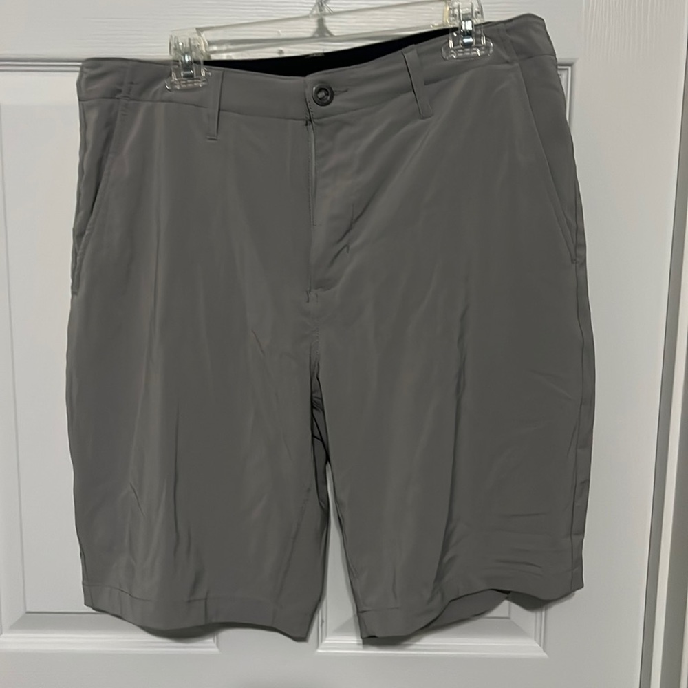 Gray Volcom men’s size 34 short.